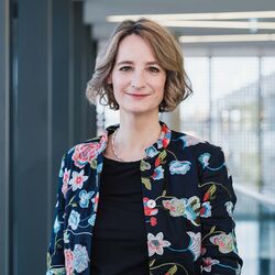 Porträt von Anne Lauber-Rönsberg