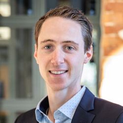 Porträt von Dr. Simon Hagen