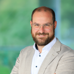 Porträt von Dr. Arno Kuehn